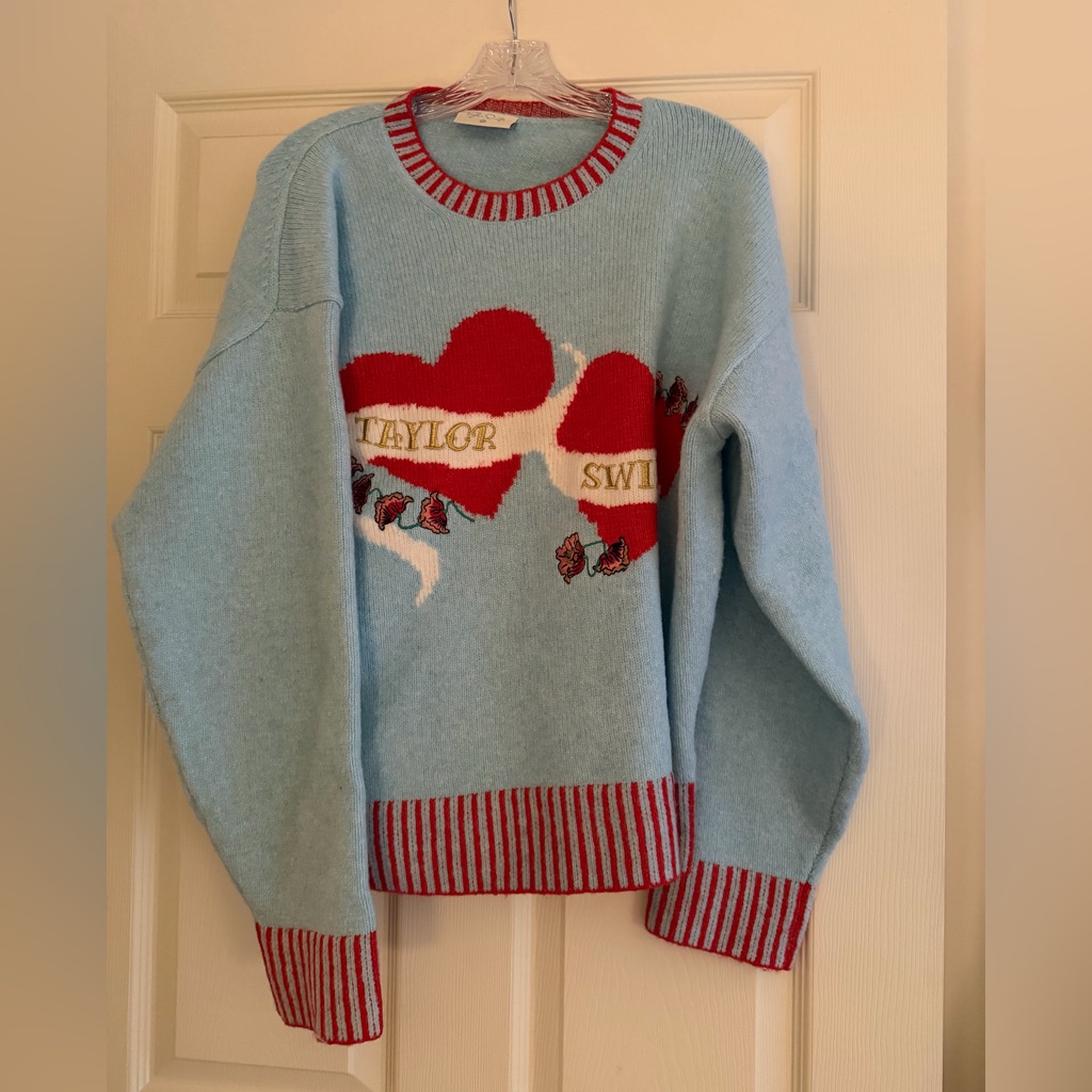 Taylor Swift Taylor Swift Album Heart Sweater M Taylor Swift Taylor Swift Album Heart Sweater M